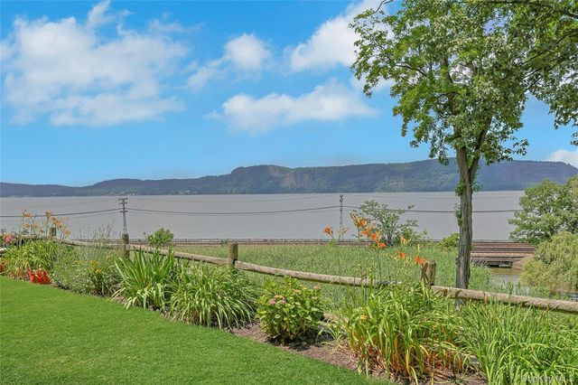 310 Kemeys Cove 3-10, Briarcliff Manor, NY 10510