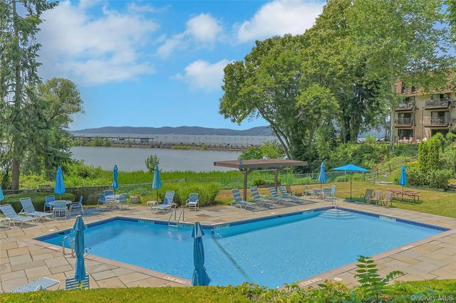 310 Kemeys Cove 3-10, Briarcliff Manor, NY 10510