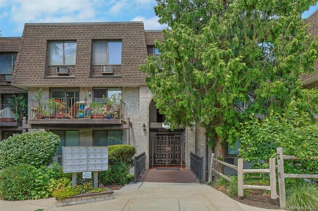 310 Kemeys Cove 3-10, Briarcliff Manor, NY 10510