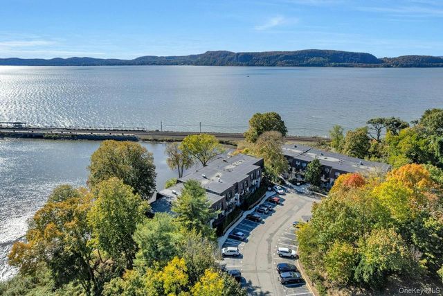 310 Kemeys Cove 3-10, Briarcliff Manor, NY 10510