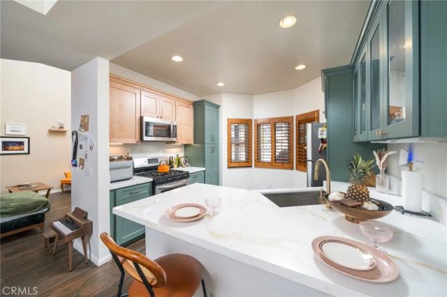 3707 Calle Curacso, Riverside, CA 92503