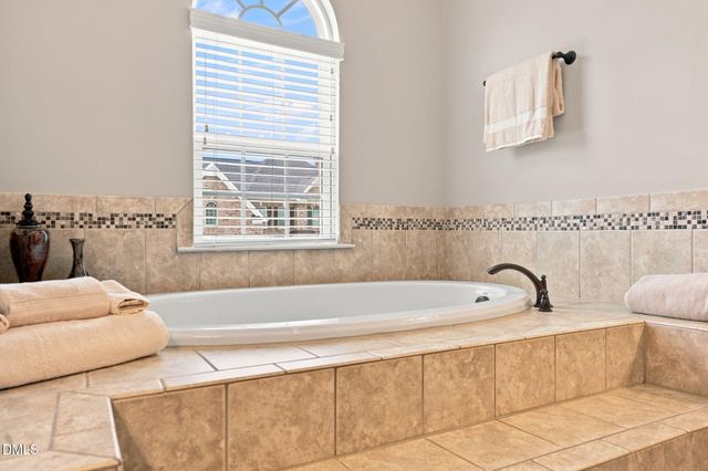 2049 Pineola Bog Trail, Apex, NC 27502