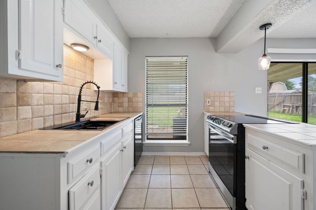 3826 Jewel Street, Sachse, TX 75048