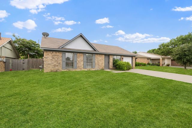 3826 Jewel Street, Sachse, TX 75048