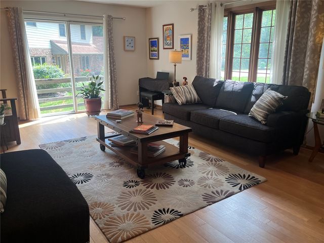 1506 Olde Hickory Lane, Coralville, IA 52241