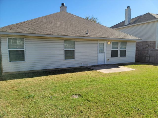 1340 Gayle Street, Burleson, TX 76028