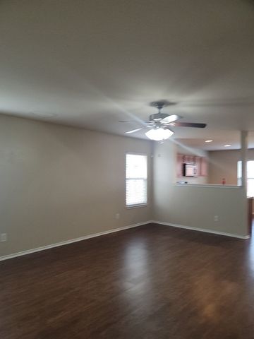 1340 Gayle Street, Burleson, TX 76028