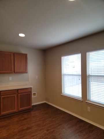 1340 Gayle Street, Burleson, TX 76028
