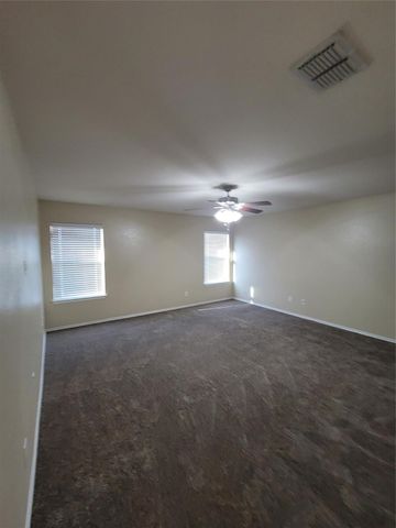 1340 Gayle Street, Burleson, TX 76028