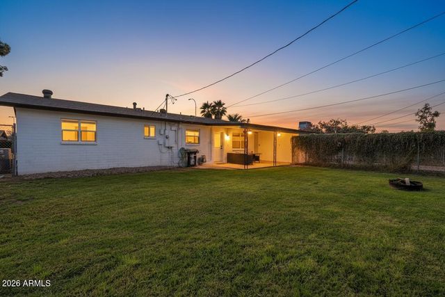 1052 W ELNA RAE Street, Tempe, AZ 85281