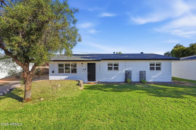 1052 W ELNA RAE Street, Tempe, AZ 85281