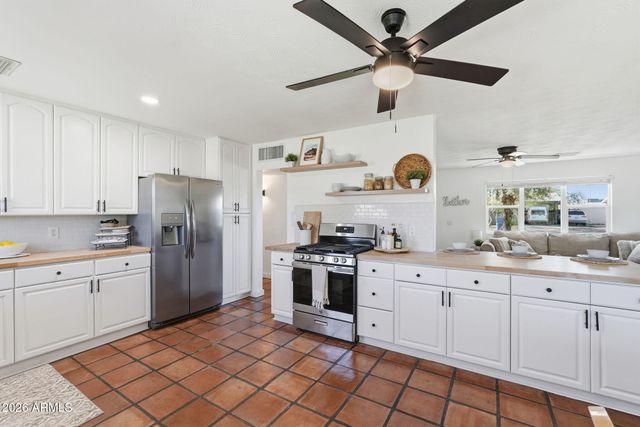 1052 W ELNA RAE Street, Tempe, AZ 85281