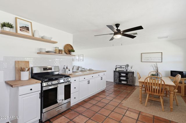 1052 W ELNA RAE Street, Tempe, AZ 85281