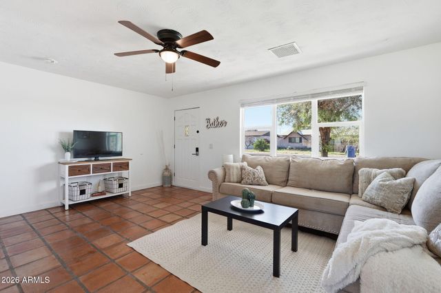 1052 W ELNA RAE Street, Tempe, AZ 85281