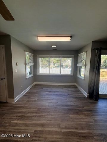 402 Crestwood Drive, Newport, NC 28570