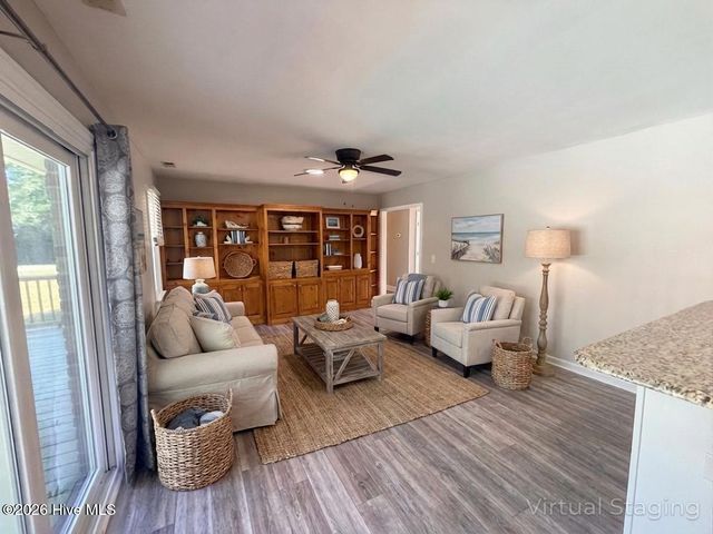 402 Crestwood Drive, Newport, NC 28570