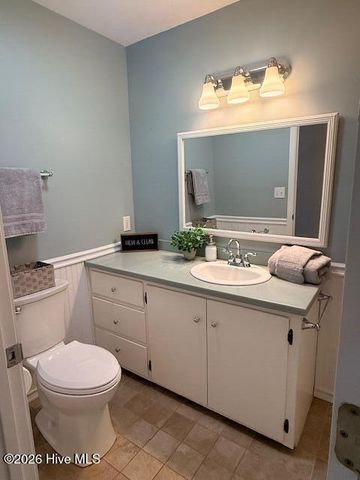 402 Crestwood Drive, Newport, NC 28570