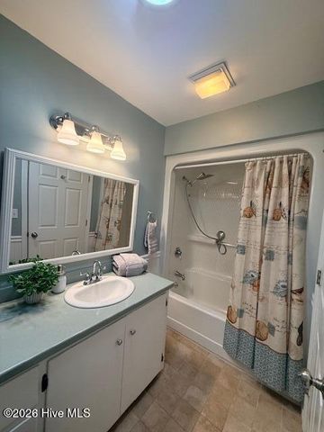 402 Crestwood Drive, Newport, NC 28570