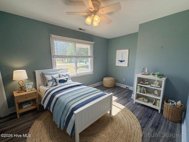 402 Crestwood Drive, Newport, NC 28570