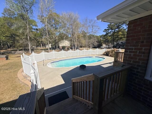 402 Crestwood Drive, Newport, NC 28570