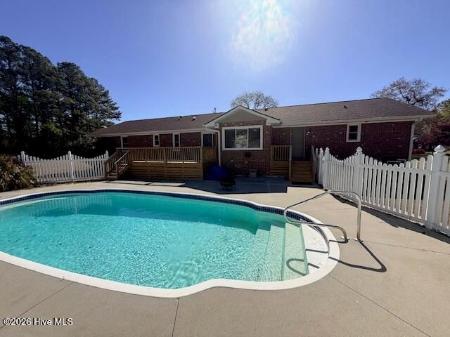 402 Crestwood Drive, Newport, NC 28570