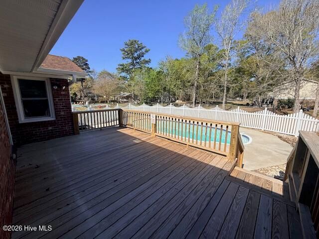 402 Crestwood Drive, Newport, NC 28570