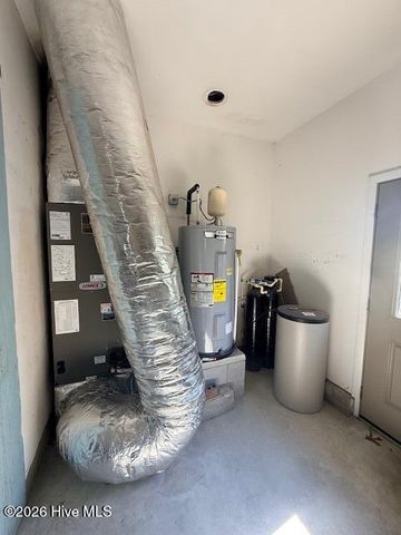 402 Crestwood Drive, Newport, NC 28570