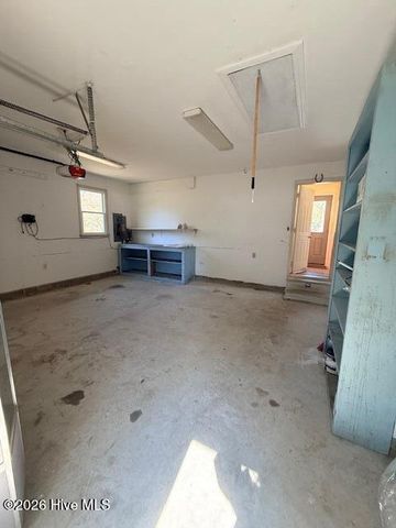 402 Crestwood Drive, Newport, NC 28570