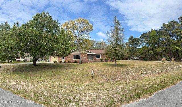 402 Crestwood Drive, Newport, NC 28570