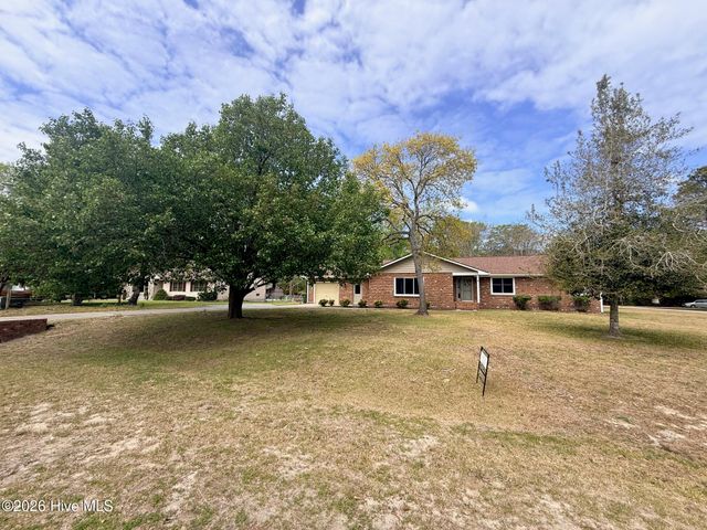 402 Crestwood Drive, Newport, NC 28570