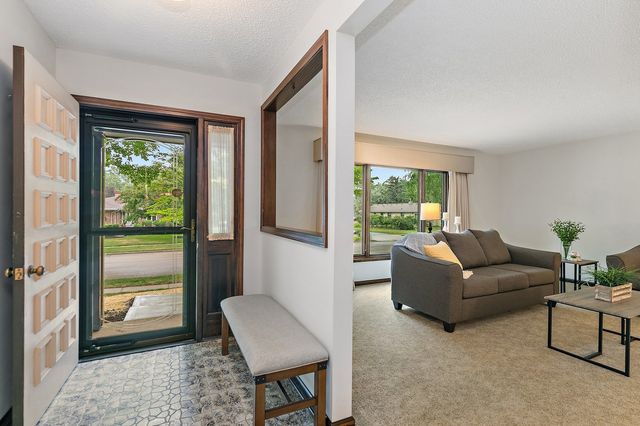 1622 Pickwick Lane, Dekalb, IL 60115
