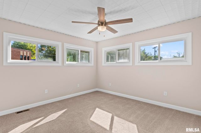 6 EVERGREEN Court, Springfield, IL 62704