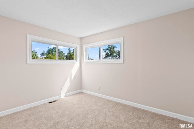 6 EVERGREEN Court, Springfield, IL 62704
