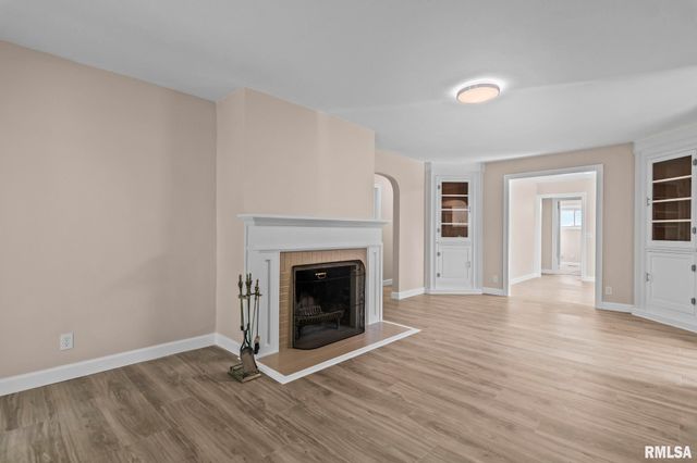 6 EVERGREEN Court, Springfield, IL 62704