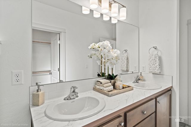 11155 Bluefield Dr, Caldwell, ID 83605