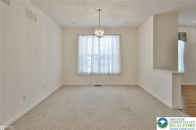 2064 Kingsview Road, Lower Macungie Twp, PA 18062