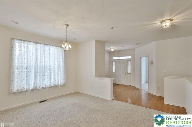 2064 Kingsview Road, Lower Macungie Twp, PA 18062