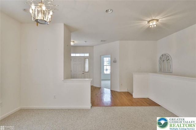 2064 Kingsview Road, Lower Macungie Twp, PA 18062