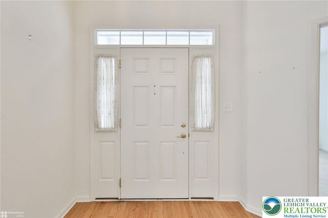 2064 Kingsview Road, Lower Macungie Twp, PA 18062