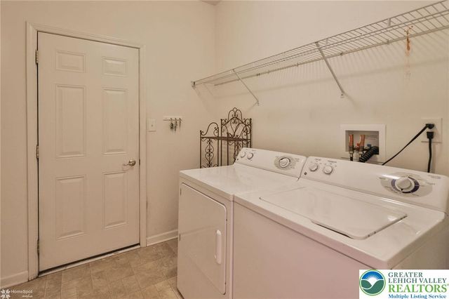 2064 Kingsview Road, Lower Macungie Twp, PA 18062