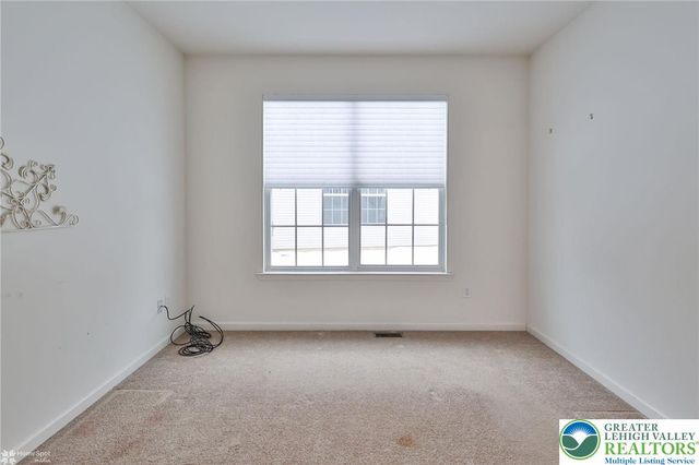 2064 Kingsview Road, Lower Macungie Twp, PA 18062