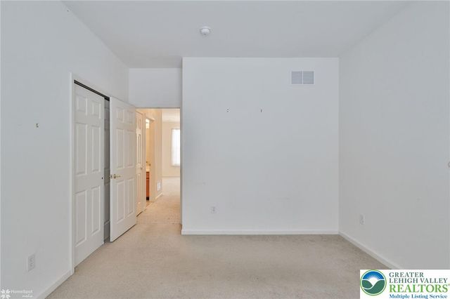 2064 Kingsview Road, Lower Macungie Twp, PA 18062