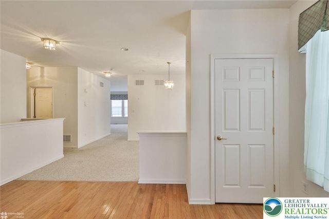 2064 Kingsview Road, Lower Macungie Twp, PA 18062