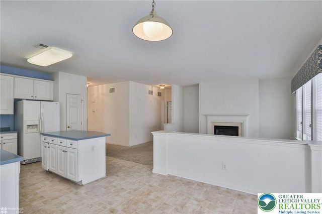 2064 Kingsview Road, Lower Macungie Twp, PA 18062