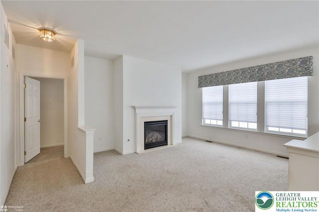 2064 Kingsview Road, Lower Macungie Twp, PA 18062