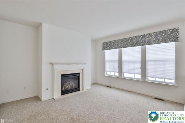 2064 Kingsview Road, Lower Macungie Twp, PA 18062