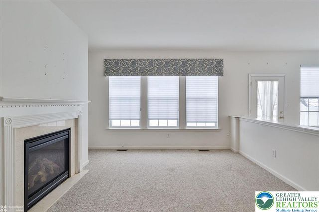 2064 Kingsview Road, Lower Macungie Twp, PA 18062