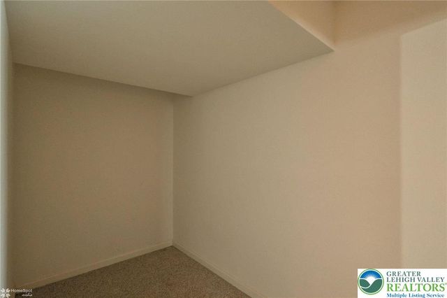 2064 Kingsview Road, Lower Macungie Twp, PA 18062