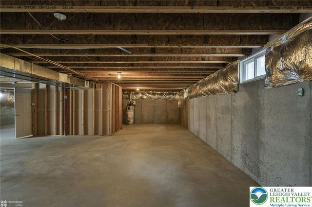 2064 Kingsview Road, Lower Macungie Twp, PA 18062