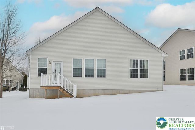 2064 Kingsview Road, Lower Macungie Twp, PA 18062